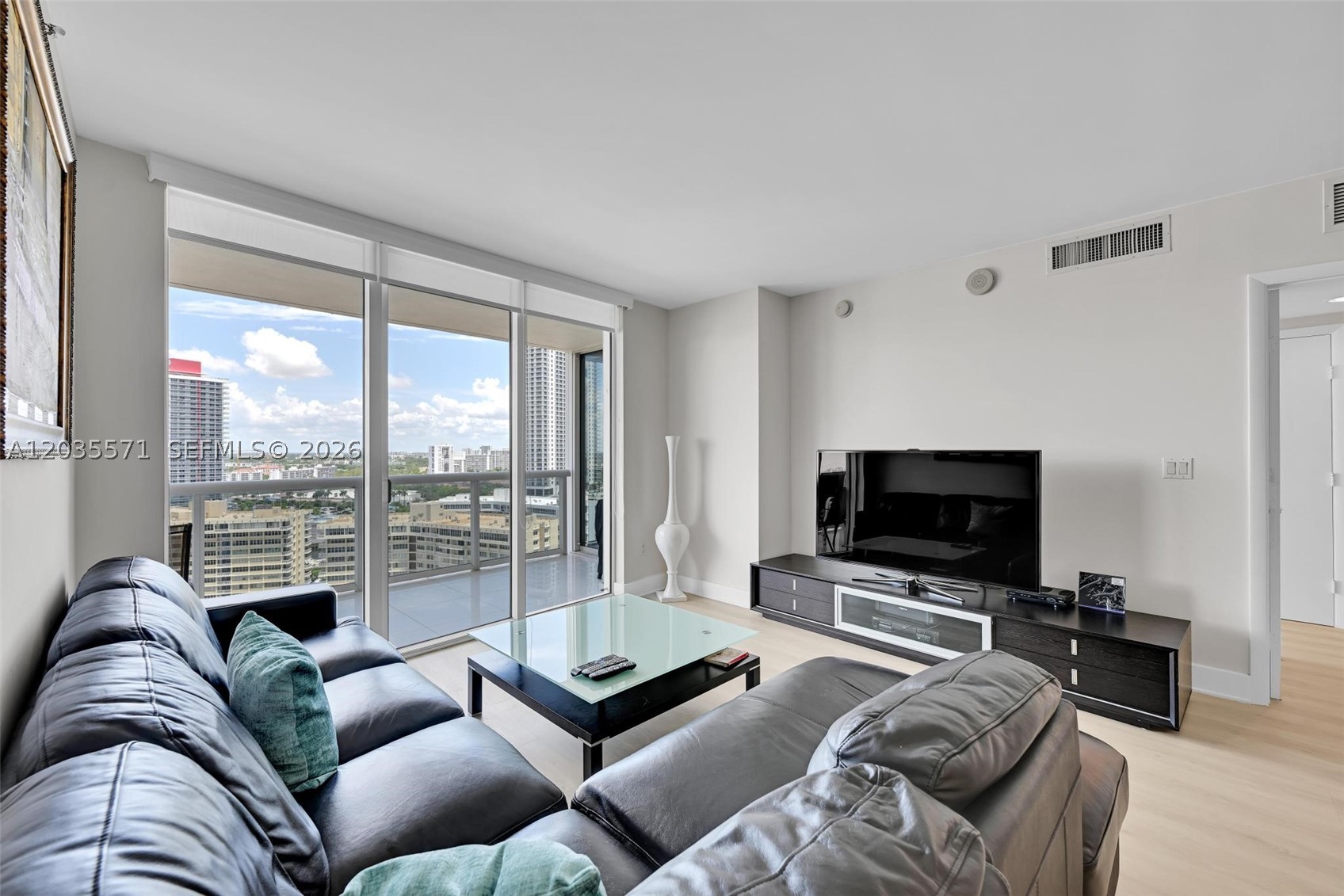 BEACH CLUB CONDO - Residential Lease