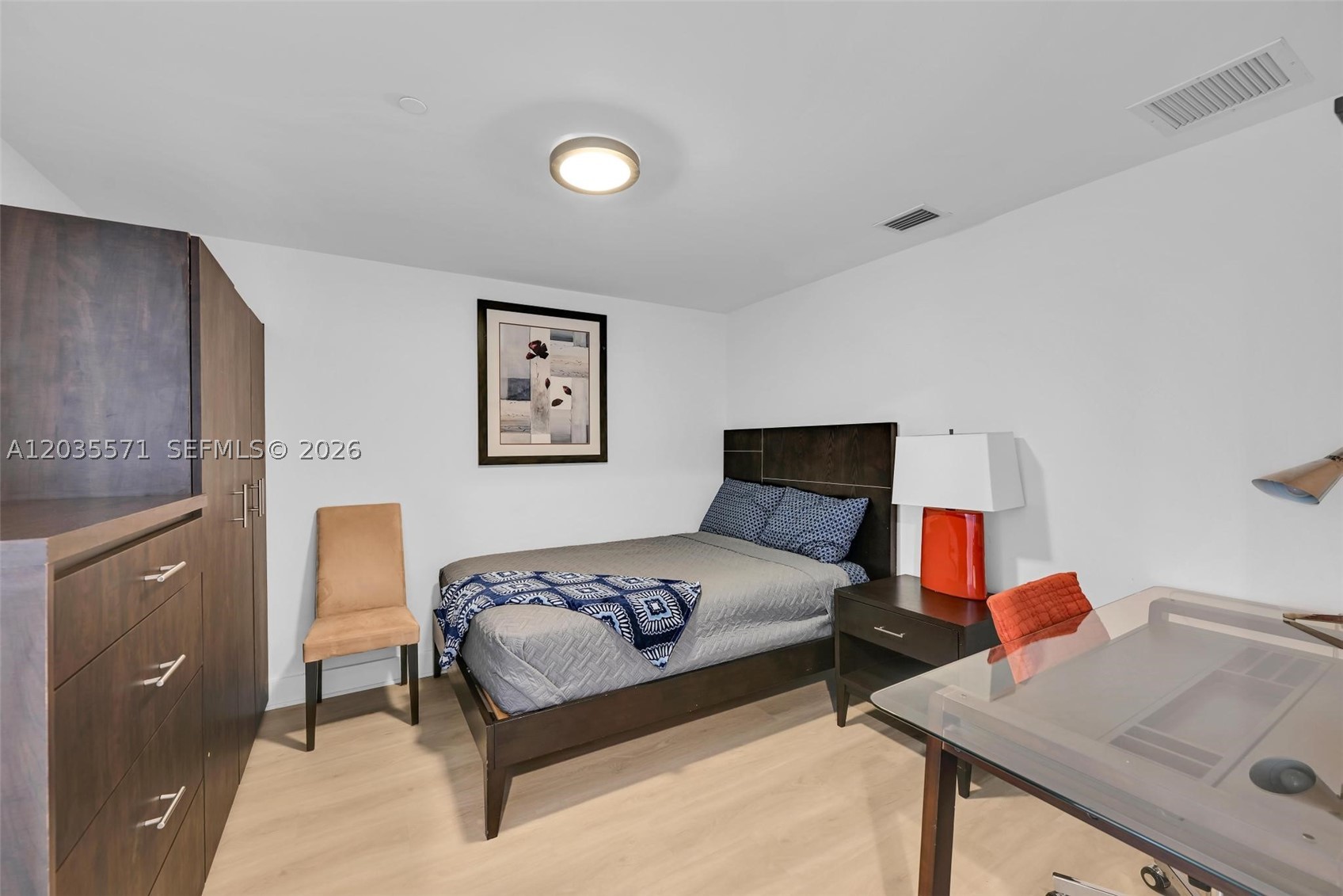BEACH CLUB CONDO - Residential Lease