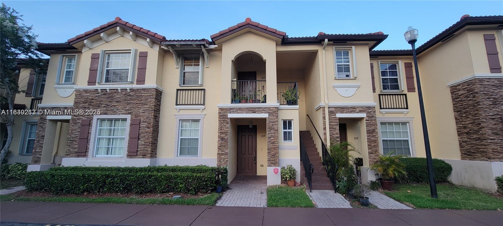 VILLAS AT CARMEL CONDO NO - Residential