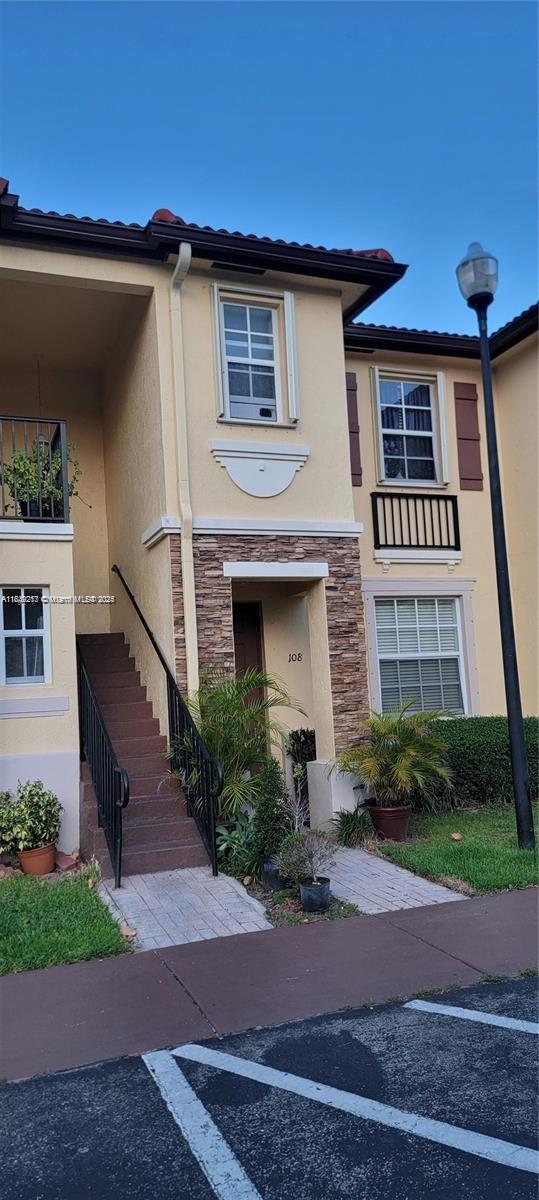 VILLAS AT CARMEL CONDO NO - Residential
