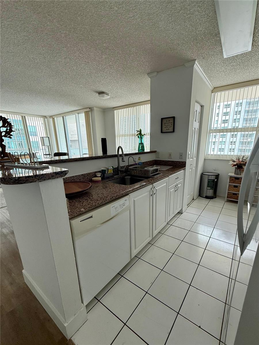 THE MARK ON BRICKELL COND - Residential