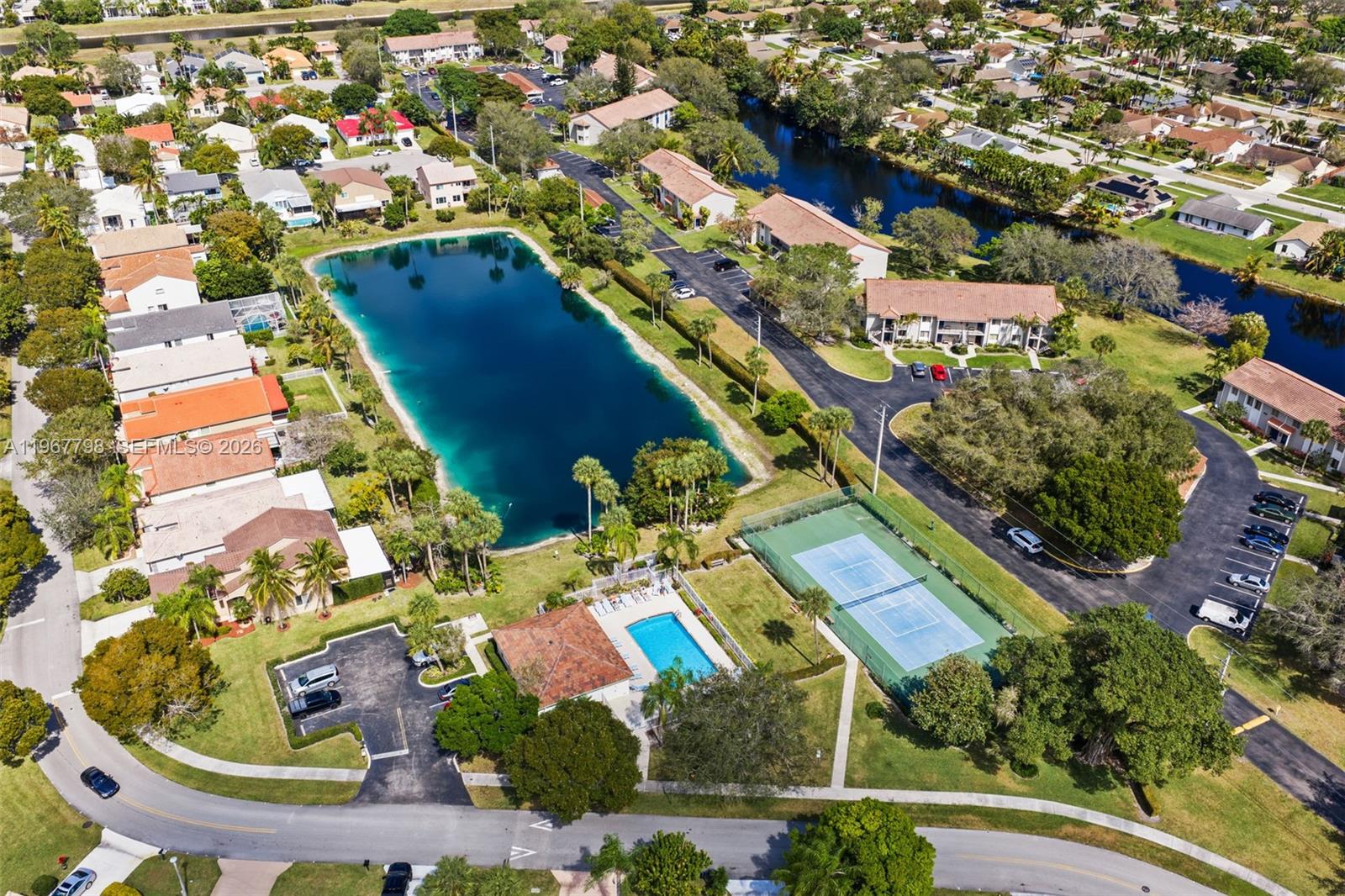 COQUINA LAKES - Residential