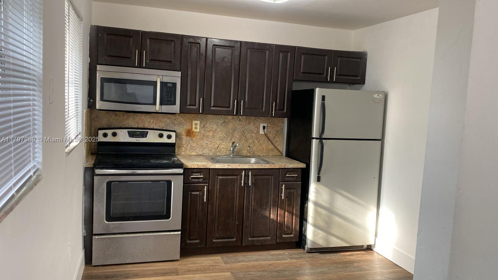 WOODMERE SUB - Residential Income