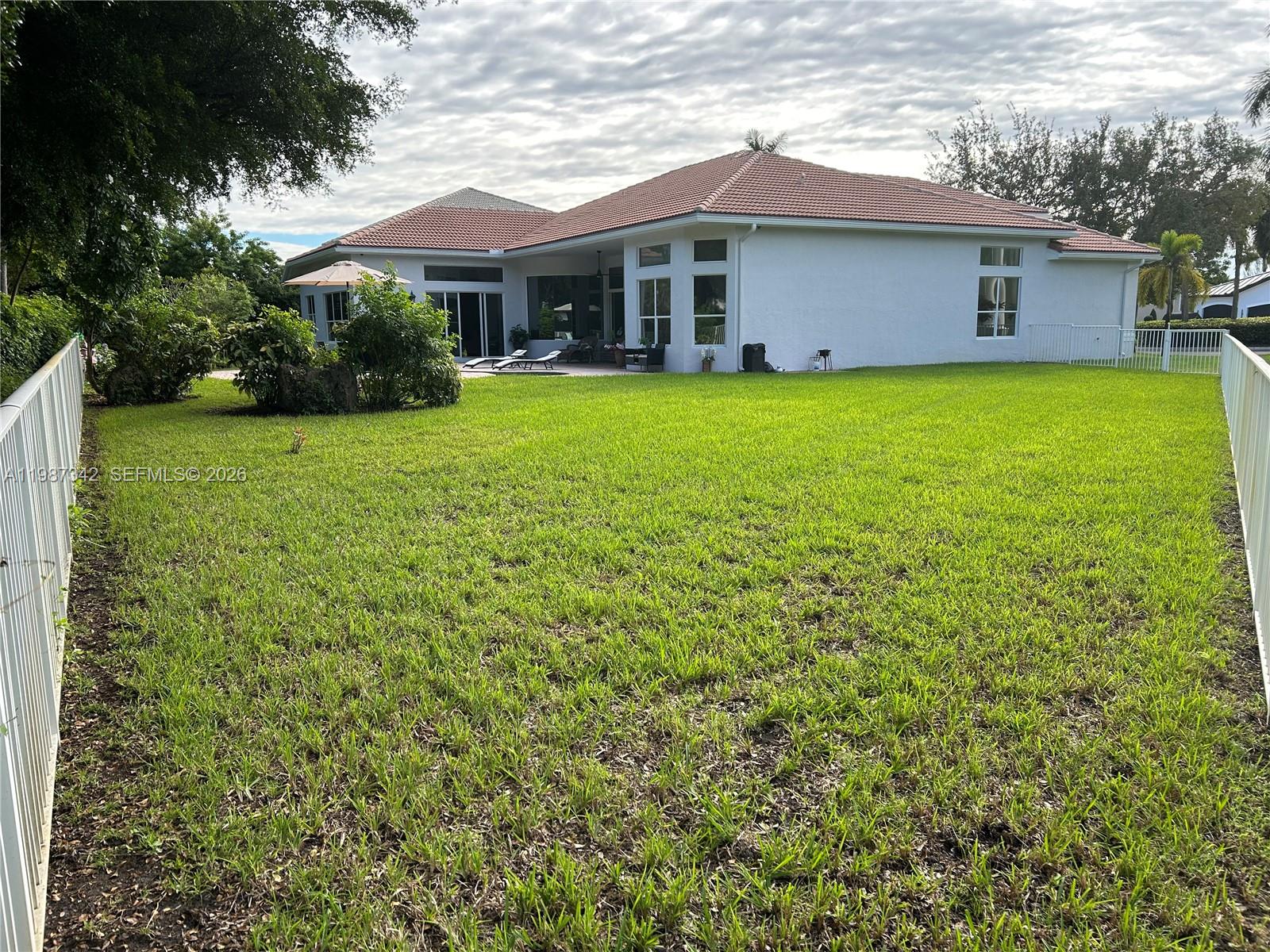SUNSET LAKES PLAT THREE - Residential