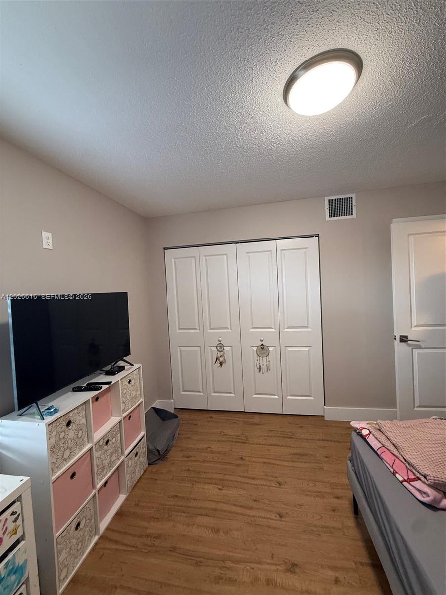 NOB HILL WEST CONDO - Residential Lease