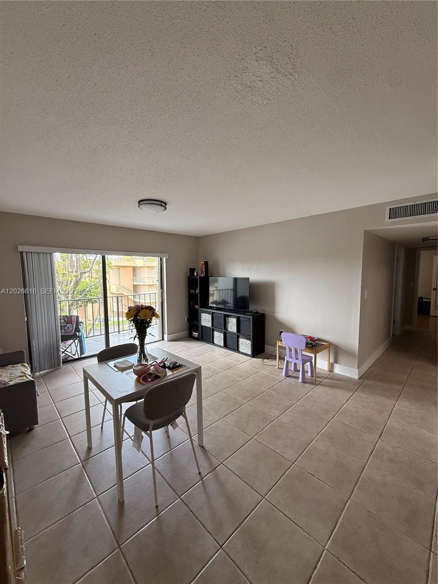 NOB HILL WEST CONDO - Residential Lease