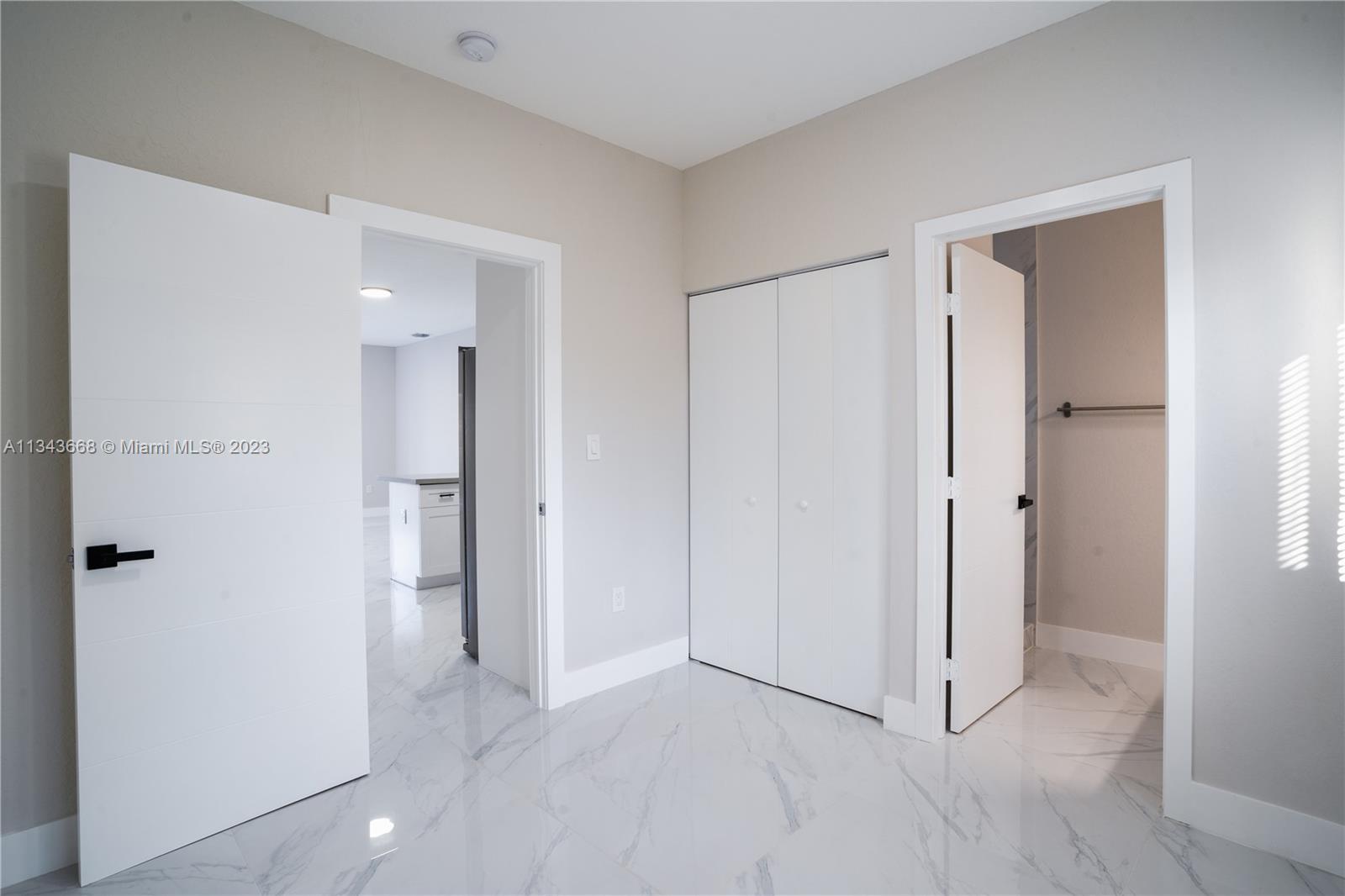 W LITTLE RIVER REV - Residential Lease