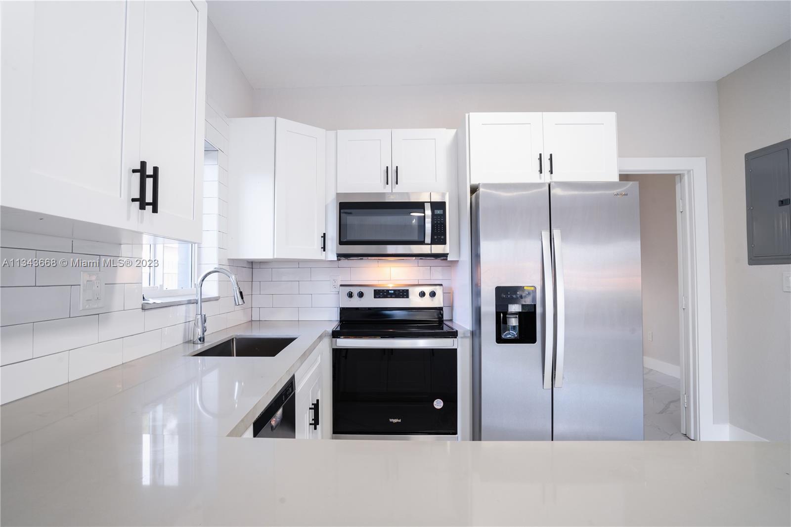 W LITTLE RIVER REV - Residential Lease