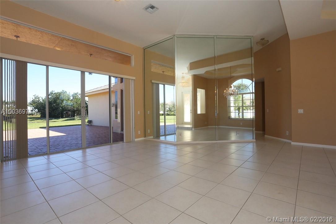 Diamond Head 155-24 B - Residential