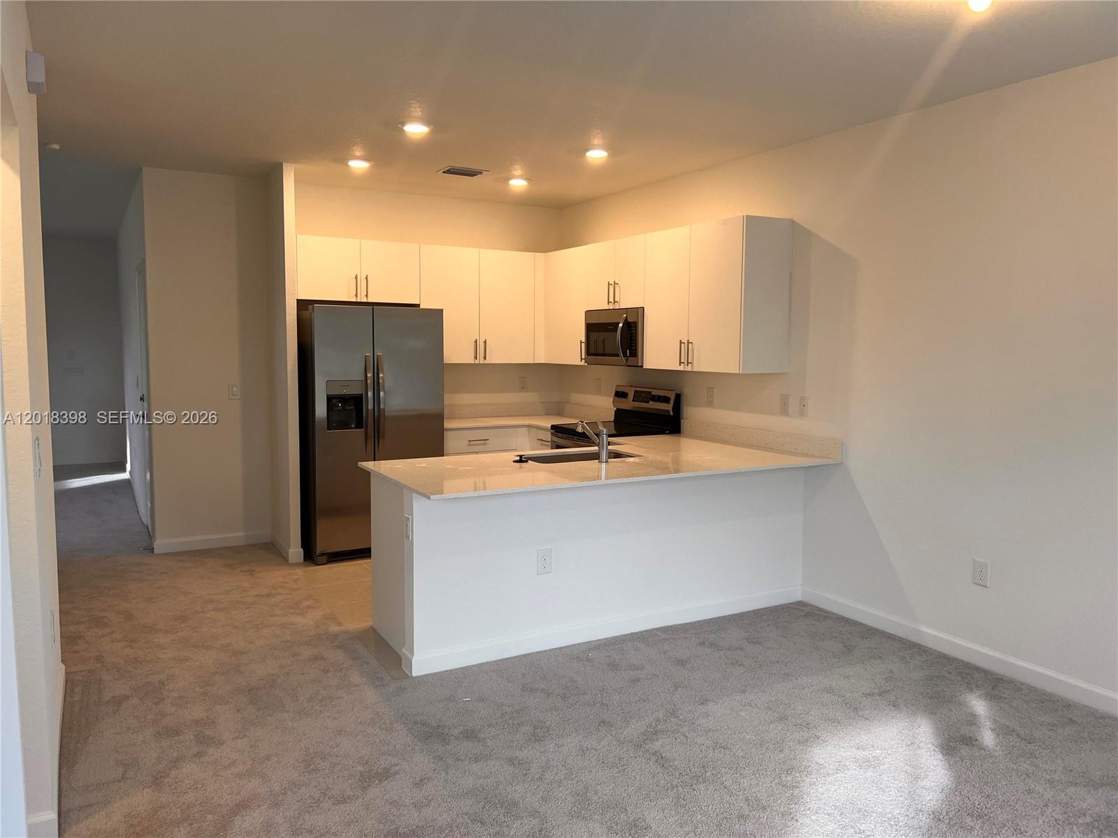 WYNDHAM LAKES PLAZA 163-21 - Residential