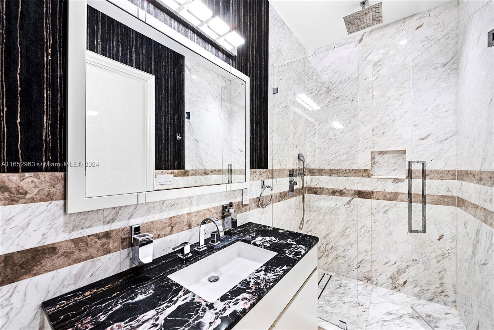 GOLDEN BEACH SEC E - Residential Lease