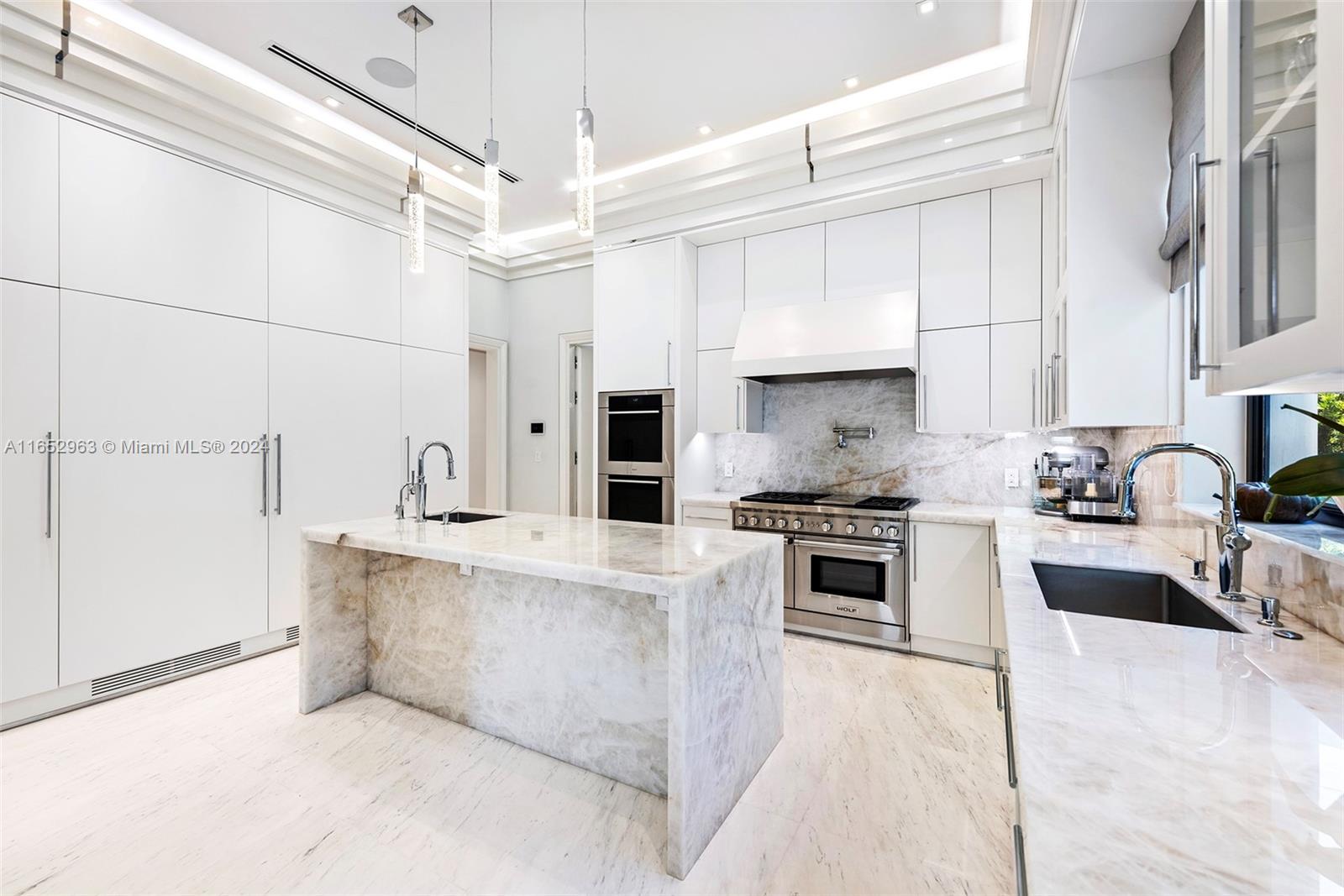 GOLDEN BEACH SEC E - Residential Lease