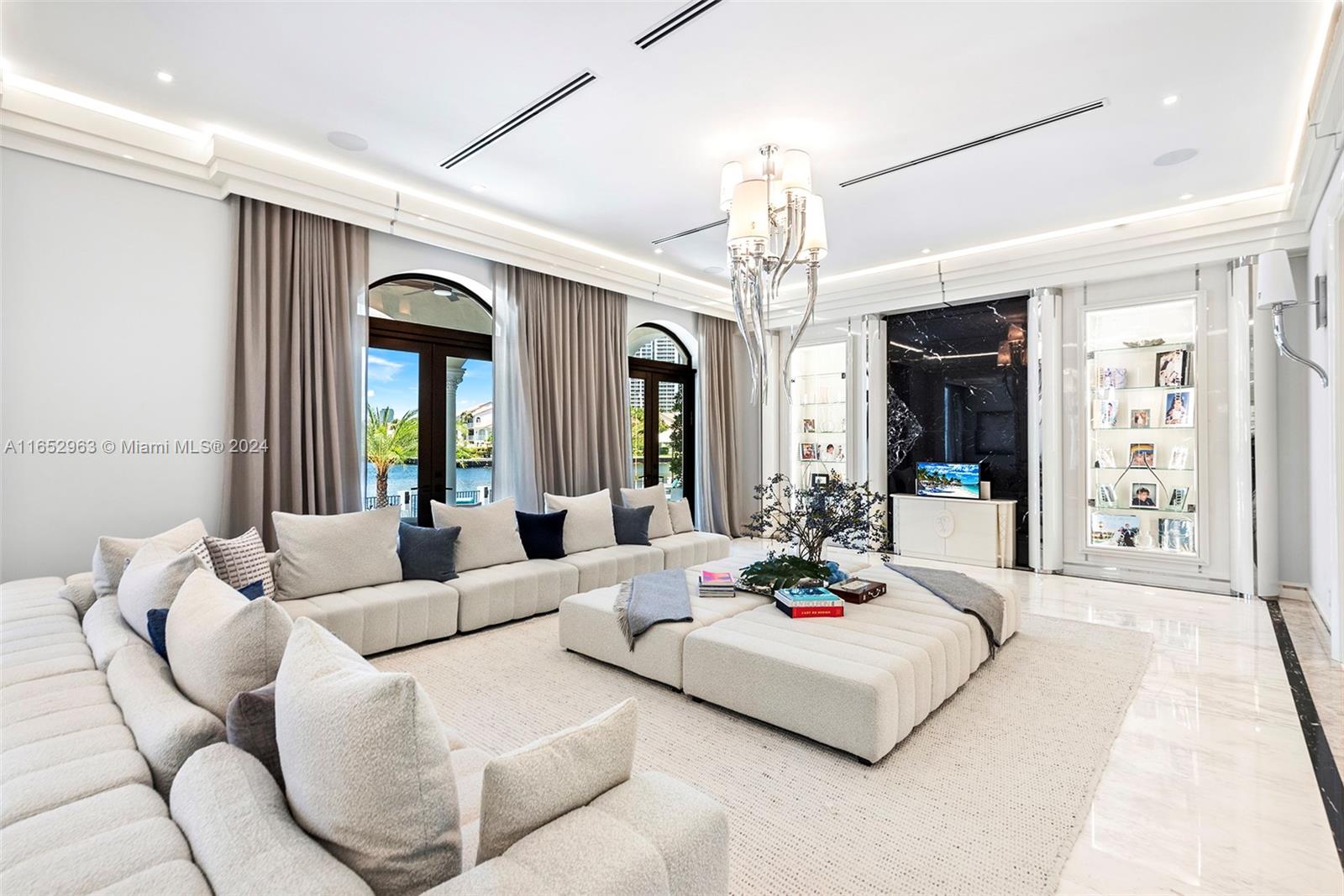 GOLDEN BEACH SEC E - Residential Lease