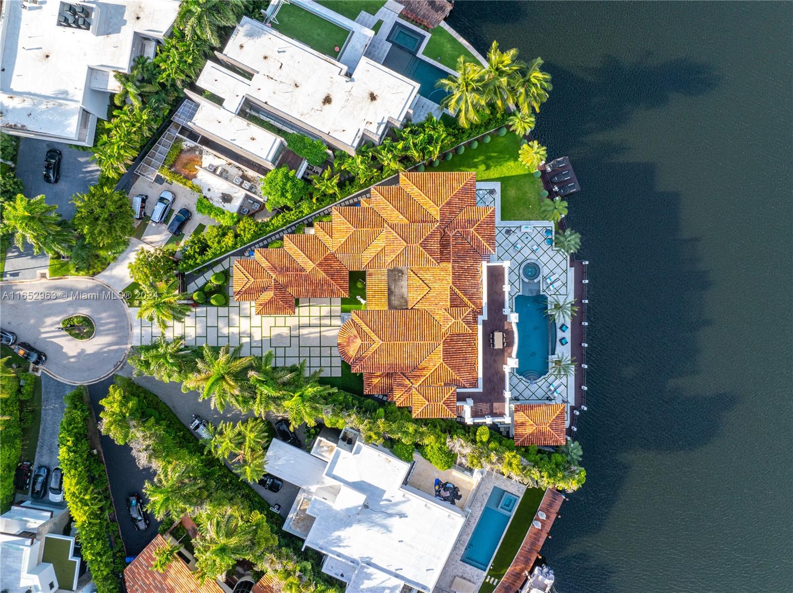 GOLDEN BEACH SEC E - Residential Lease