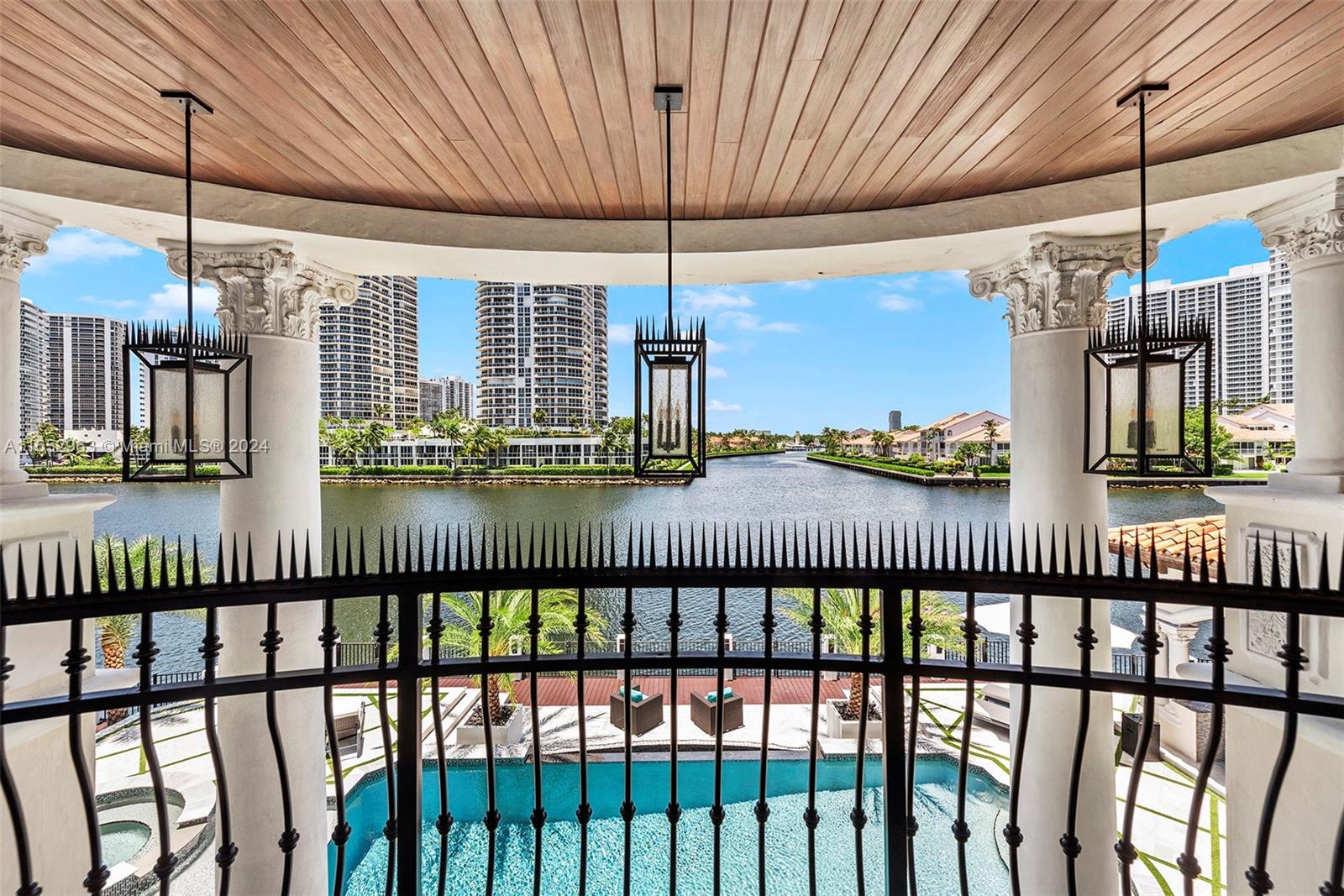 GOLDEN BEACH SEC E - Residential Lease