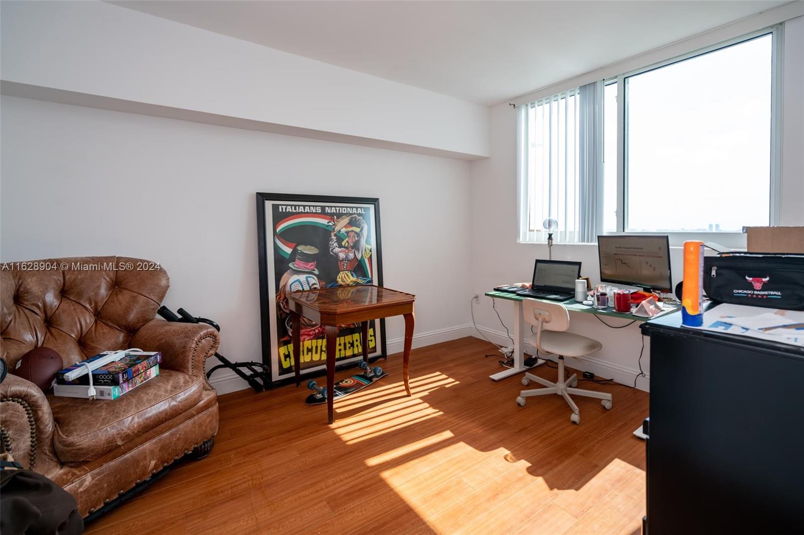 1800 CLUB CONDO - Residential Lease