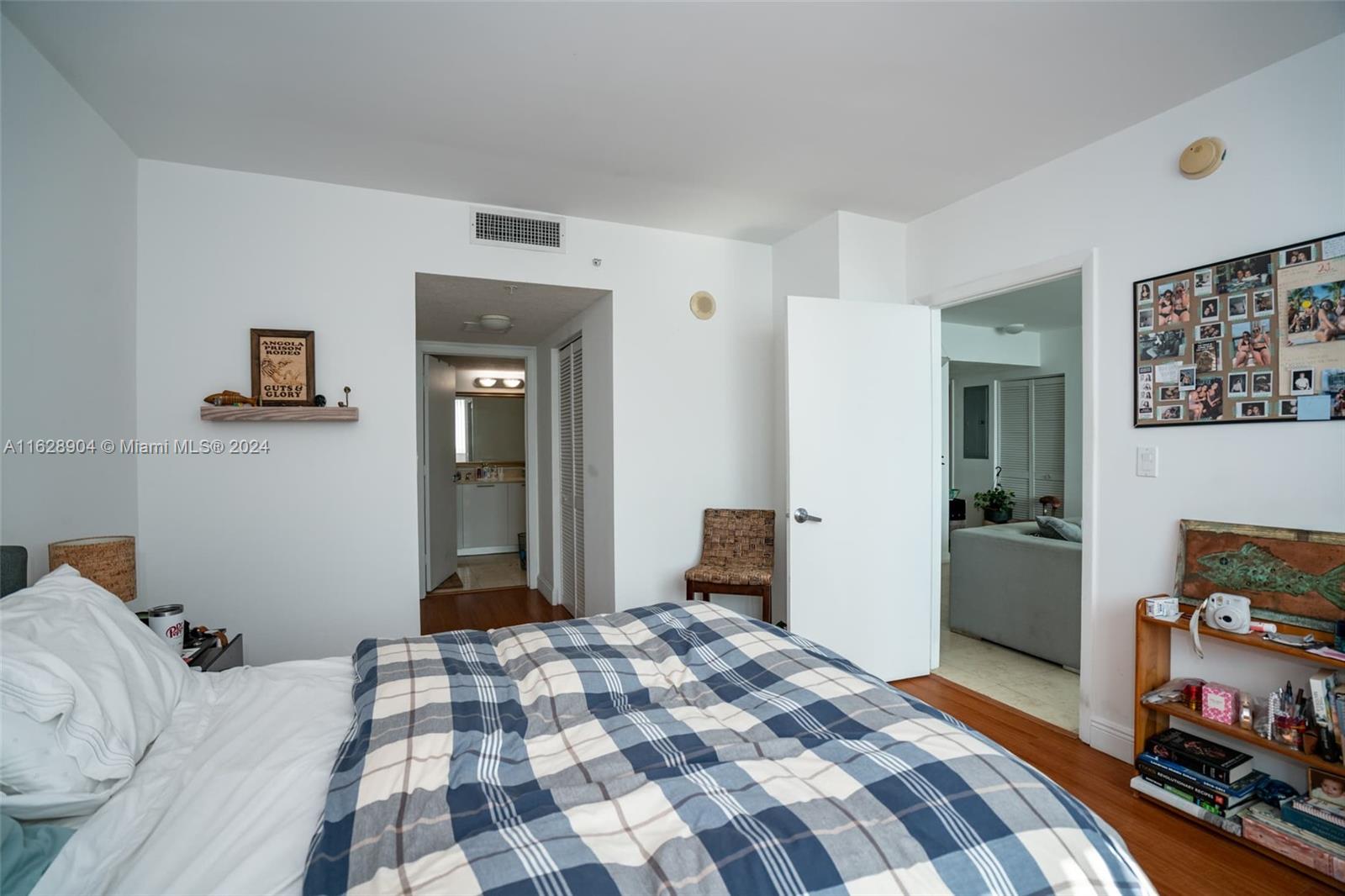 1800 CLUB CONDO - Residential Lease