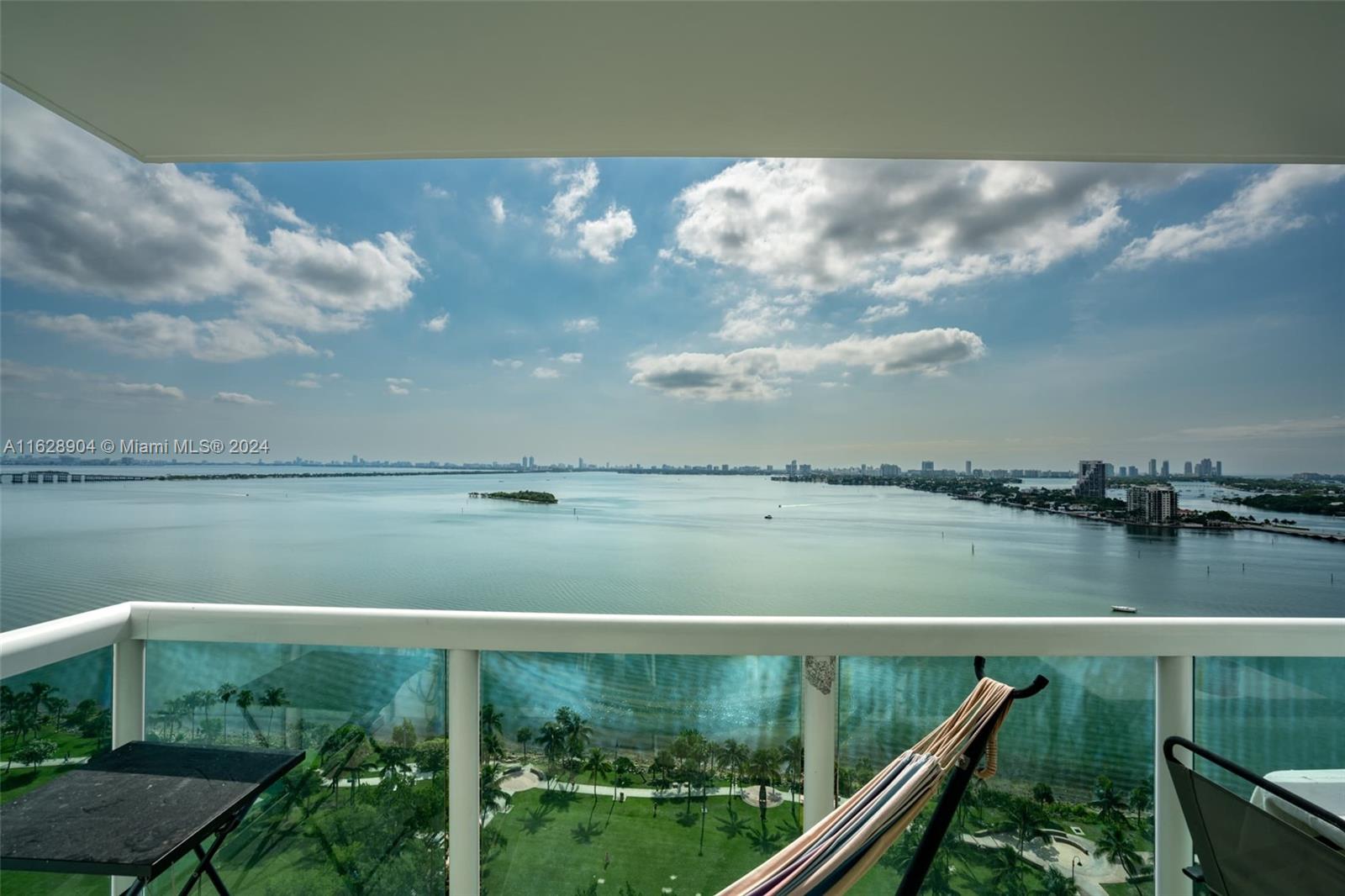 1800 CLUB CONDO - Residential Lease