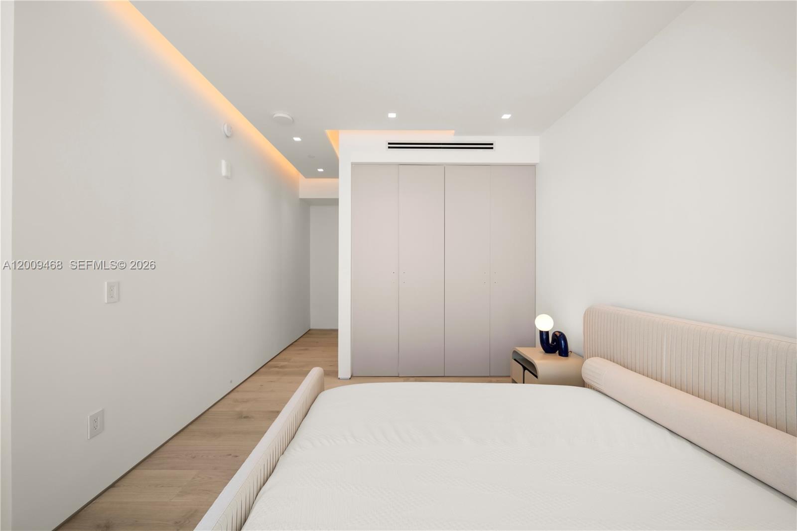 CONTINUUM ON SOUTH BEACH - Residential