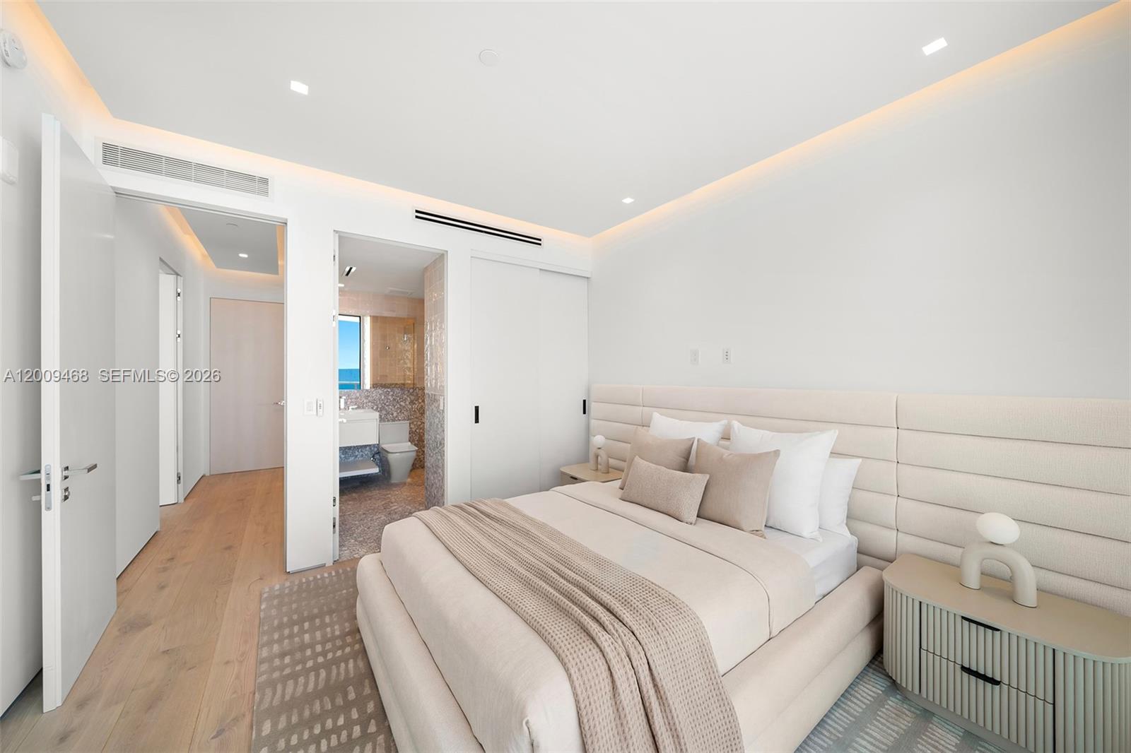 CONTINUUM ON SOUTH BEACH - Residential