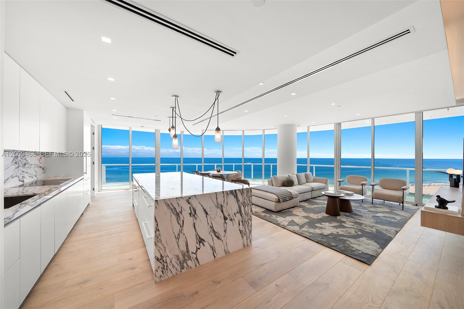CONTINUUM ON SOUTH BEACH - Residential