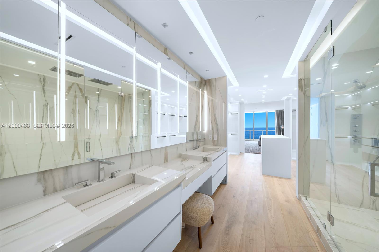 CONTINUUM ON SOUTH BEACH - Residential