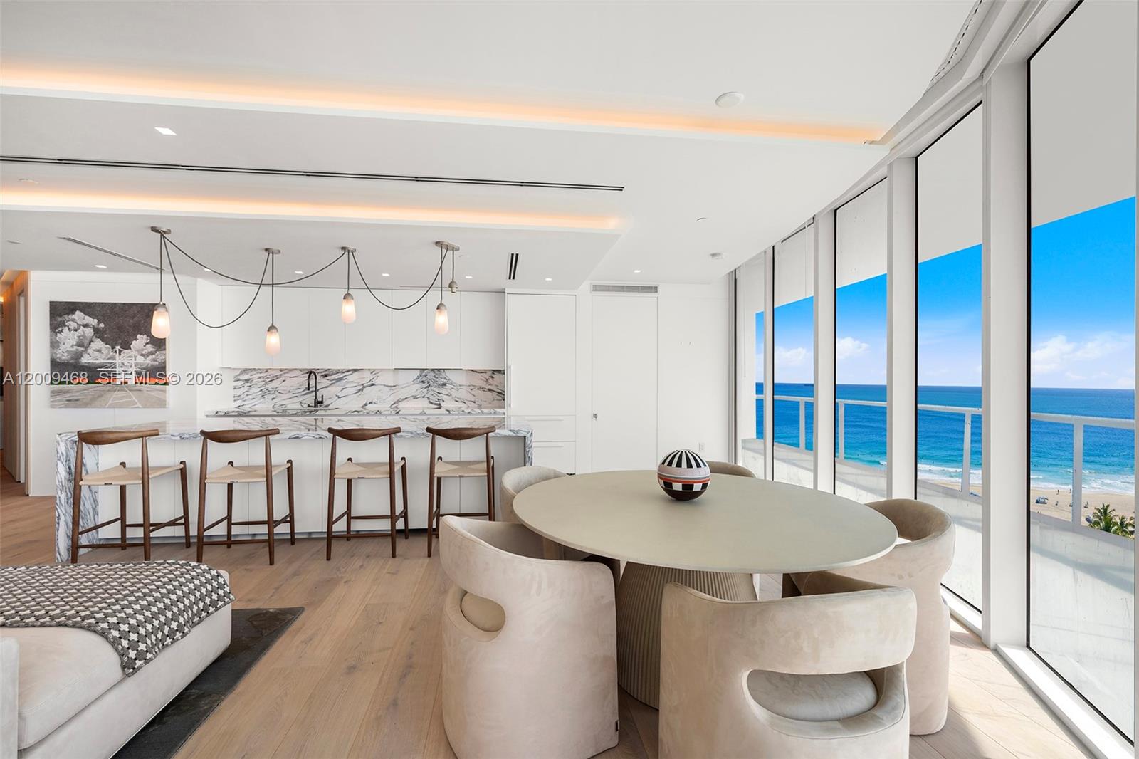 CONTINUUM ON SOUTH BEACH - Residential
