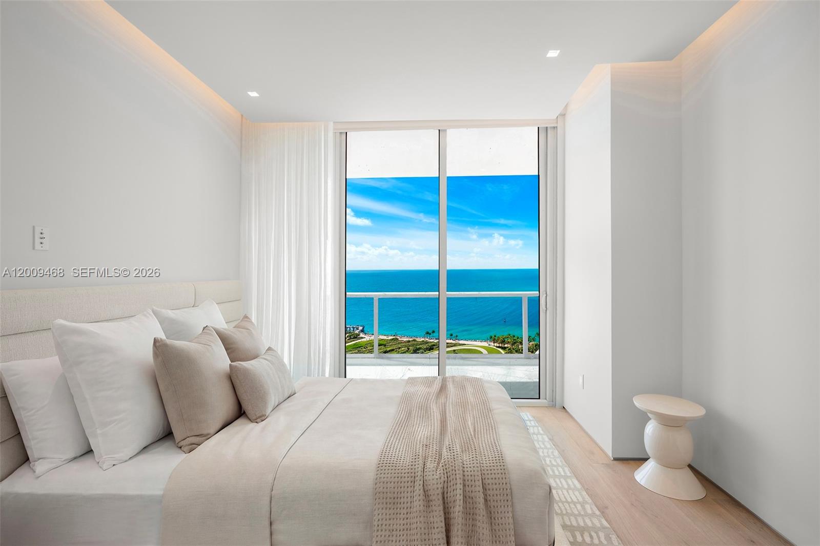 CONTINUUM ON SOUTH BEACH - Residential