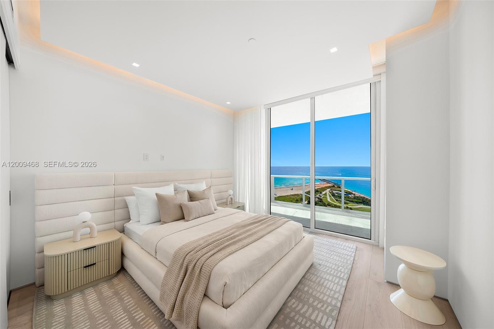 CONTINUUM ON SOUTH BEACH - Residential