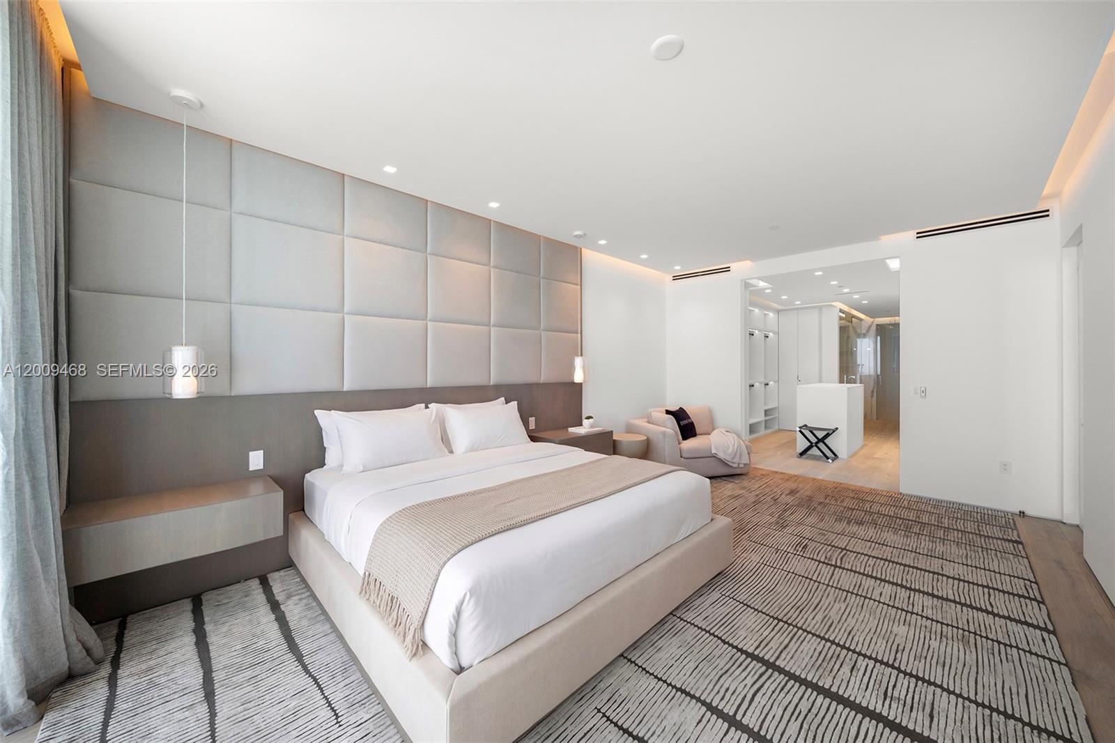 CONTINUUM ON SOUTH BEACH - Residential