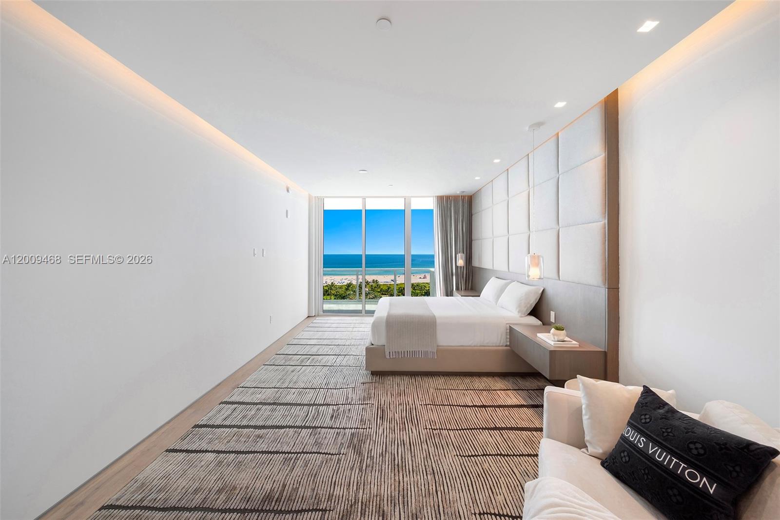 CONTINUUM ON SOUTH BEACH - Residential