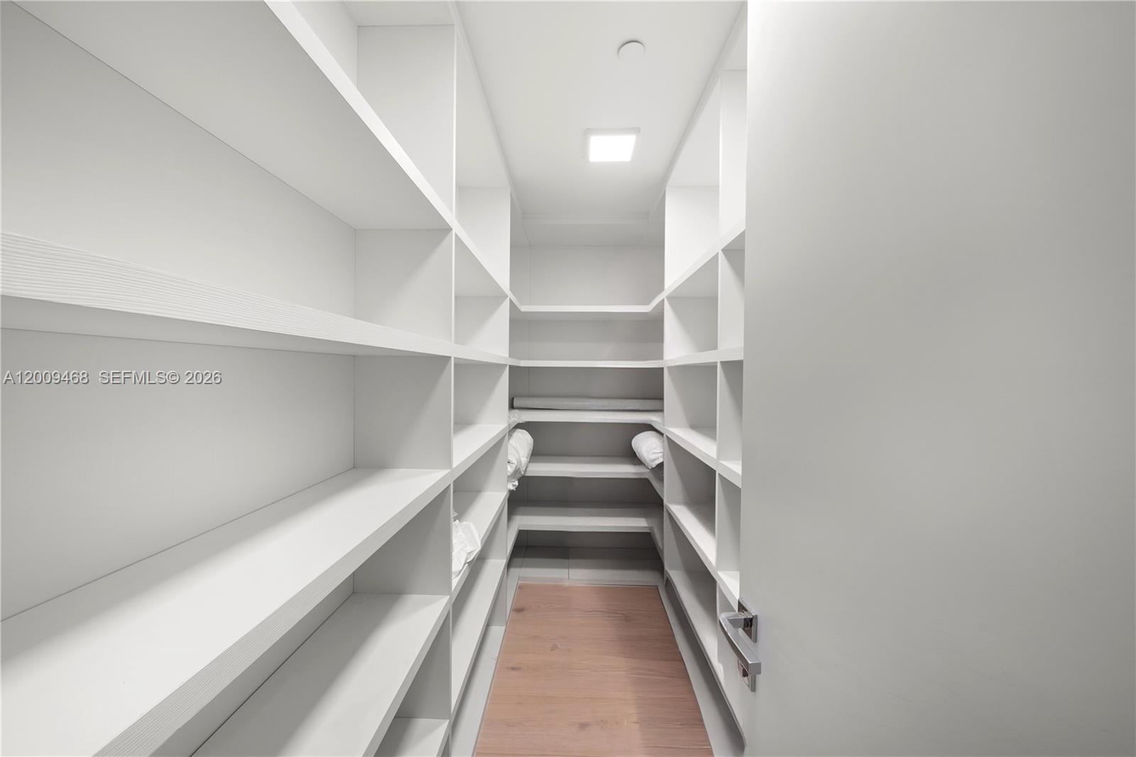 CONTINUUM ON SOUTH BEACH - Residential