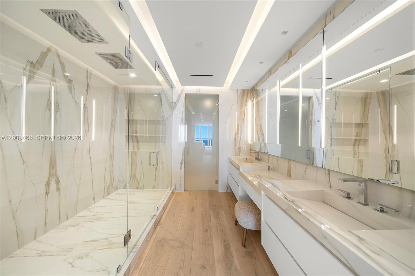 CONTINUUM ON SOUTH BEACH - Residential