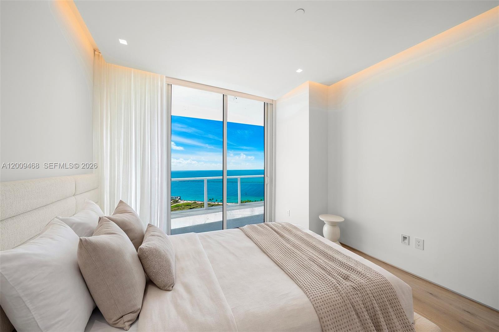 CONTINUUM ON SOUTH BEACH - Residential