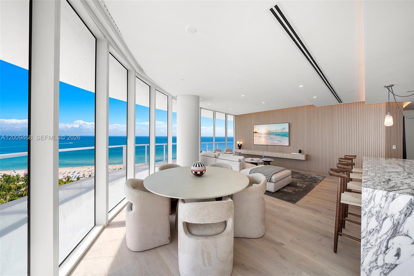 CONTINUUM ON SOUTH BEACH - Residential