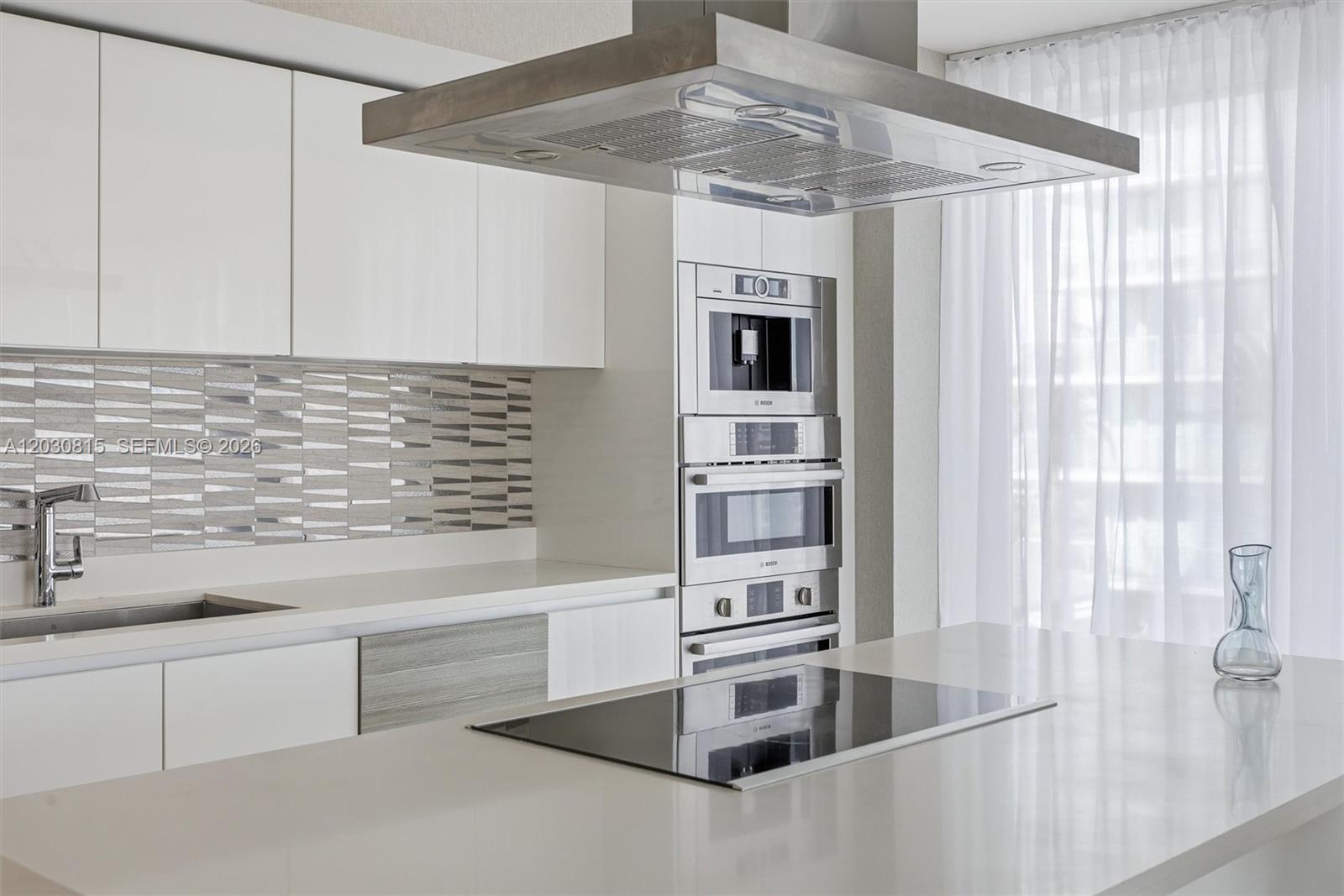 PARQUE TOWERS CONDO - Residential Lease