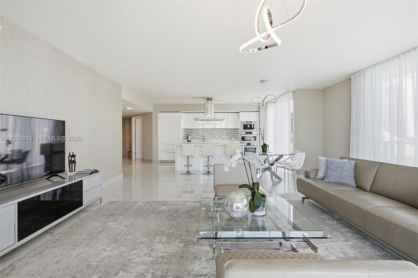 PARQUE TOWERS CONDO - Residential Lease