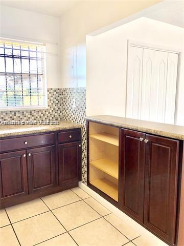 FERNWOODS NO 4 CONDO BLDG - Residential Lease