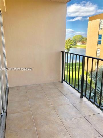 FERNWOODS NO 4 CONDO BLDG - Residential Lease