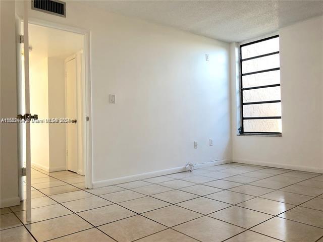 FERNWOODS NO 4 CONDO BLDG - Residential Lease