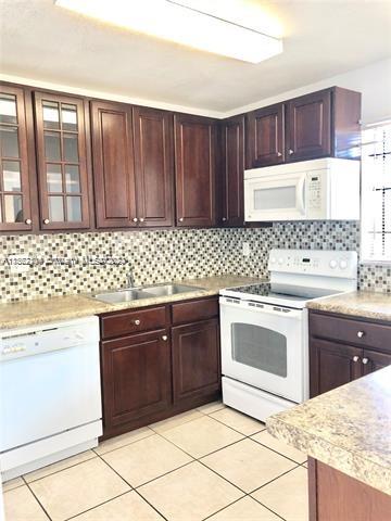 FERNWOODS NO 4 CONDO BLDG - Residential Lease