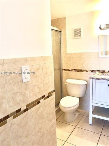 FERNWOODS NO 4 CONDO BLDG - Residential Lease