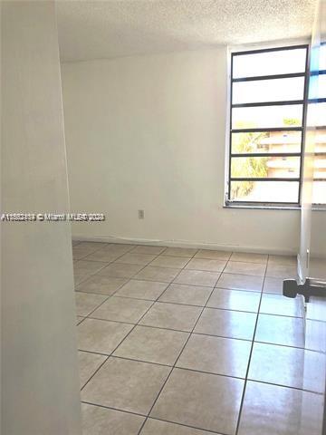 FERNWOODS NO 4 CONDO BLDG - Residential Lease