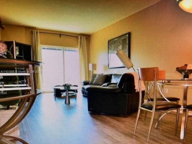 DOUGLAS GRAND CONDO # 814 - Residential Lease