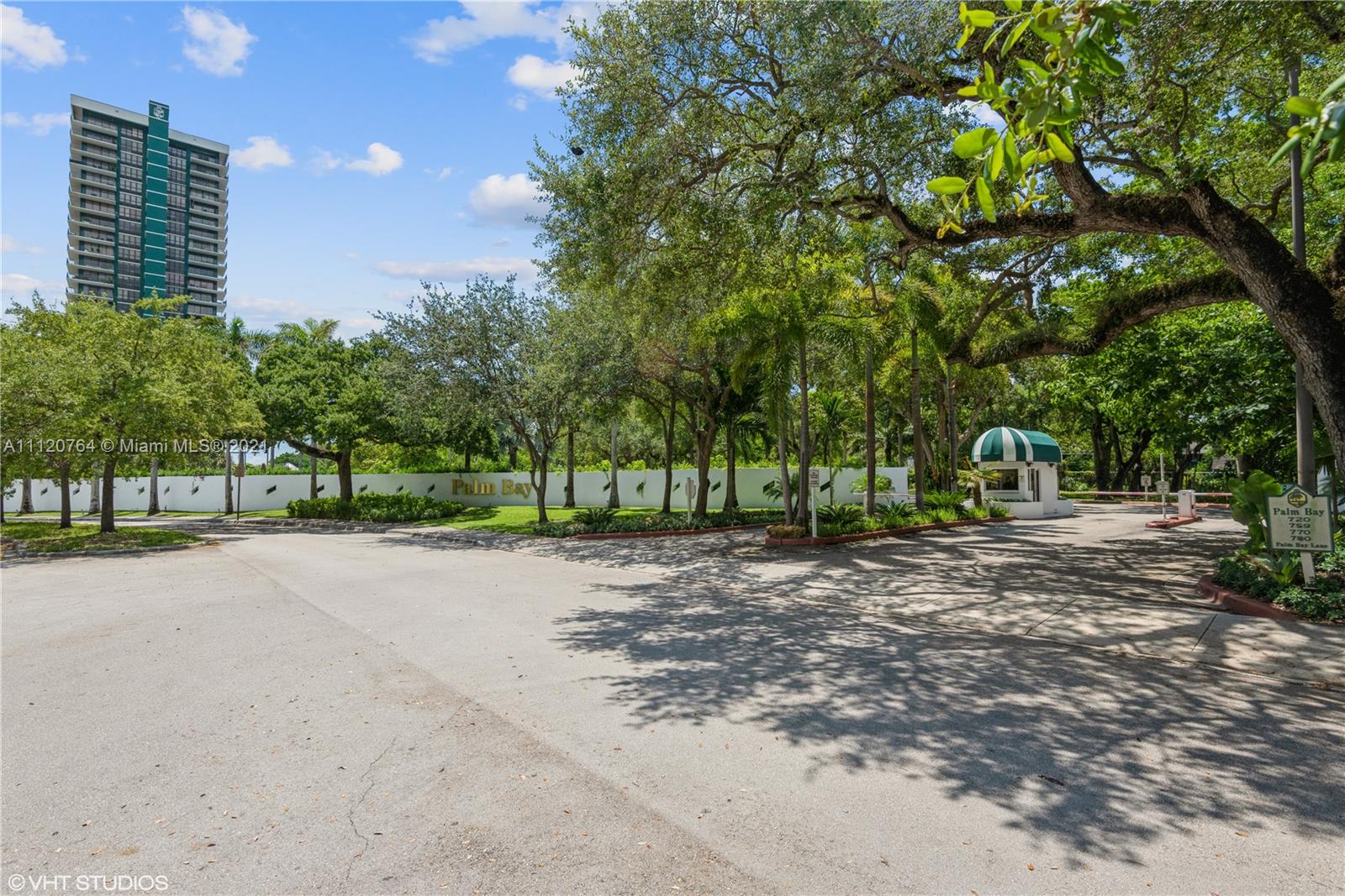 THE PALM BAY YACHT CLUB C - Residential