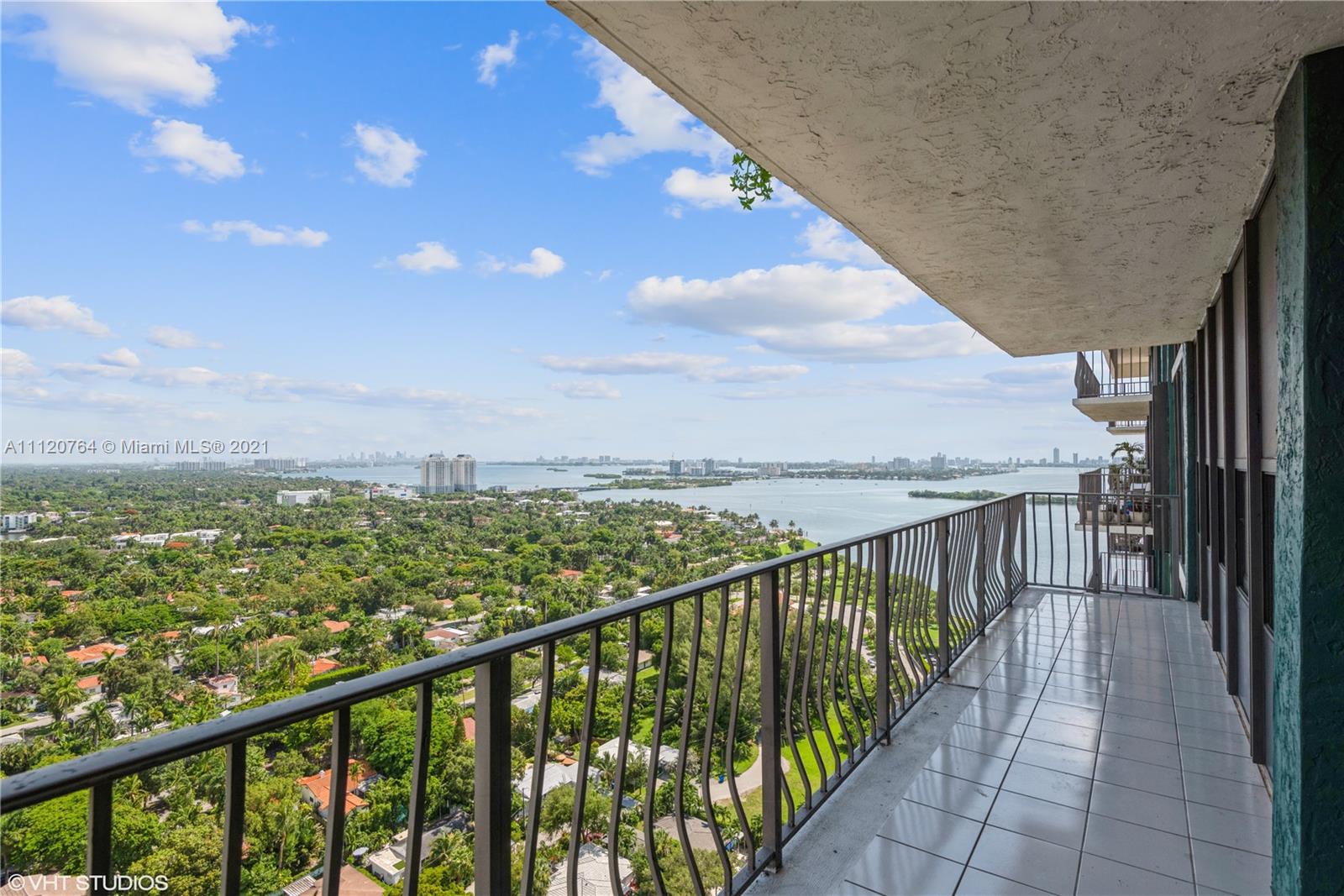 THE PALM BAY YACHT CLUB C - Residential