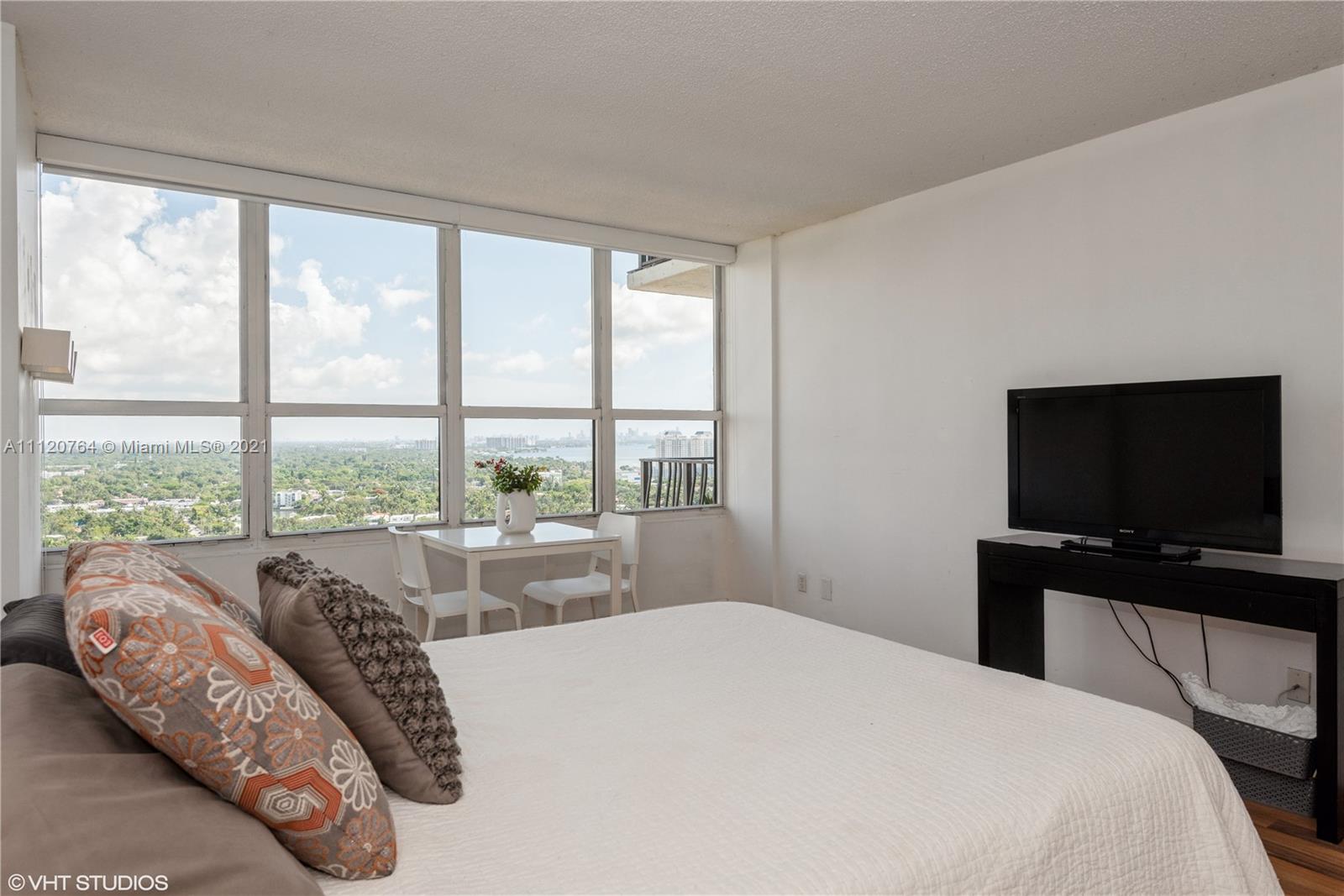 THE PALM BAY YACHT CLUB C - Residential