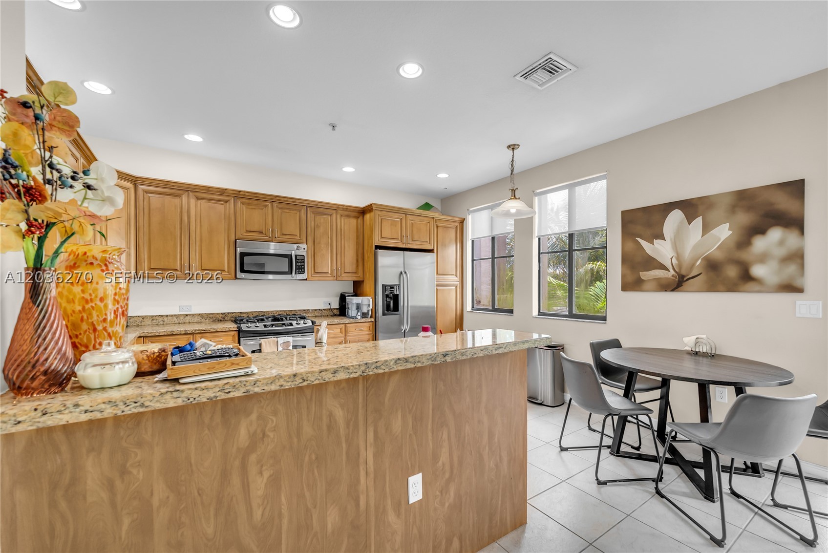 VILLA ALHAMBRA CONDO - Residential