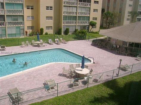 MEADOWBROOK TOWERS CONDO - Residential
