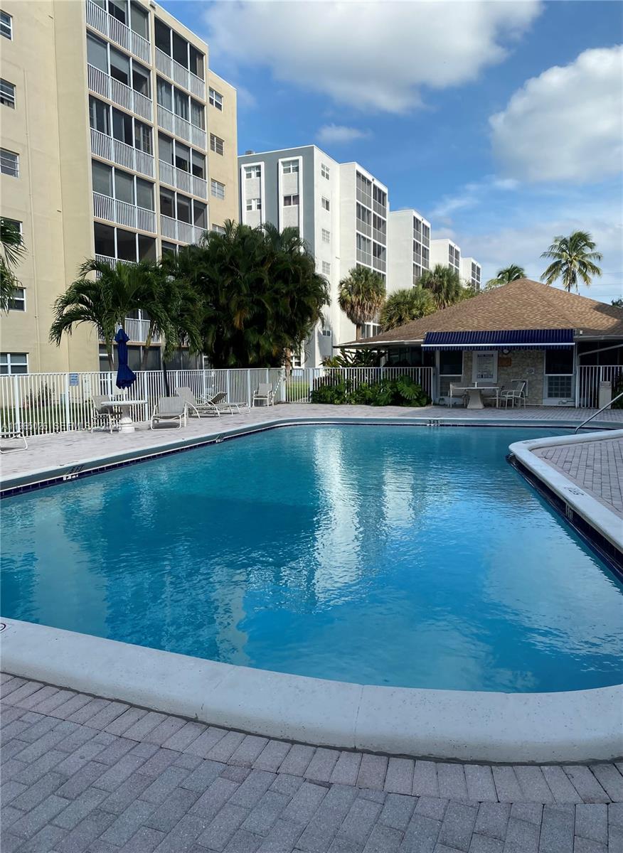 MEADOWBROOK TOWERS CONDO - Residential